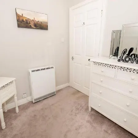 Seabirds - Cosy Ground Floor With Parking Space