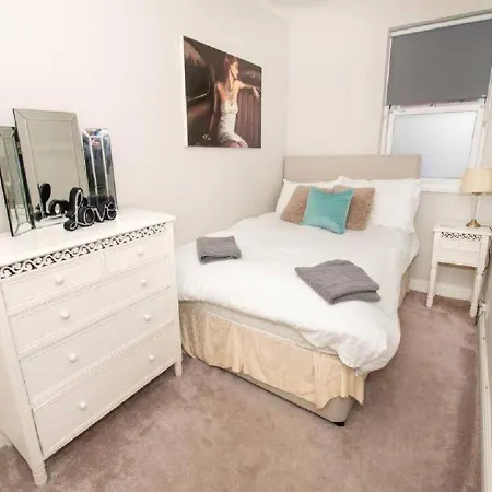 Seabirds - Cosy Ground Floor With Parking Space