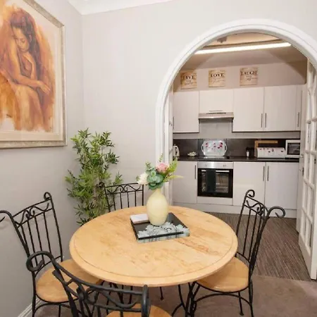 Seabirds - Cosy Ground Floor With Parking Space