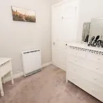 Seabirds - Cosy Ground Floor With Parking Space