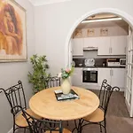Seabirds - Cosy Ground Floor With Parking Space